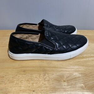 Mountain Sole Women's Slip On Sneaker Cushioned Comfort Shoes Quilted‎ 8.5M